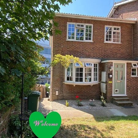 Апартаменты Redhill Town Centre 3 Bed House Near Gatwick Airport, Easy Commute To London Экстерьер фото