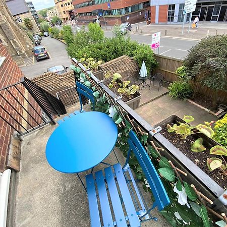 Апартаменты Redhill Town Centre 3 Bed House Near Gatwick Airport, Easy Commute To London Экстерьер фото
