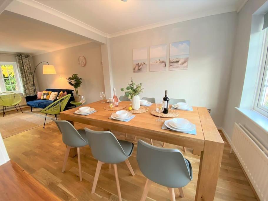 Апартаменты Redhill Town Centre 3 Bed House Near Gatwick Airport, Easy Commute To London Экстерьер фото