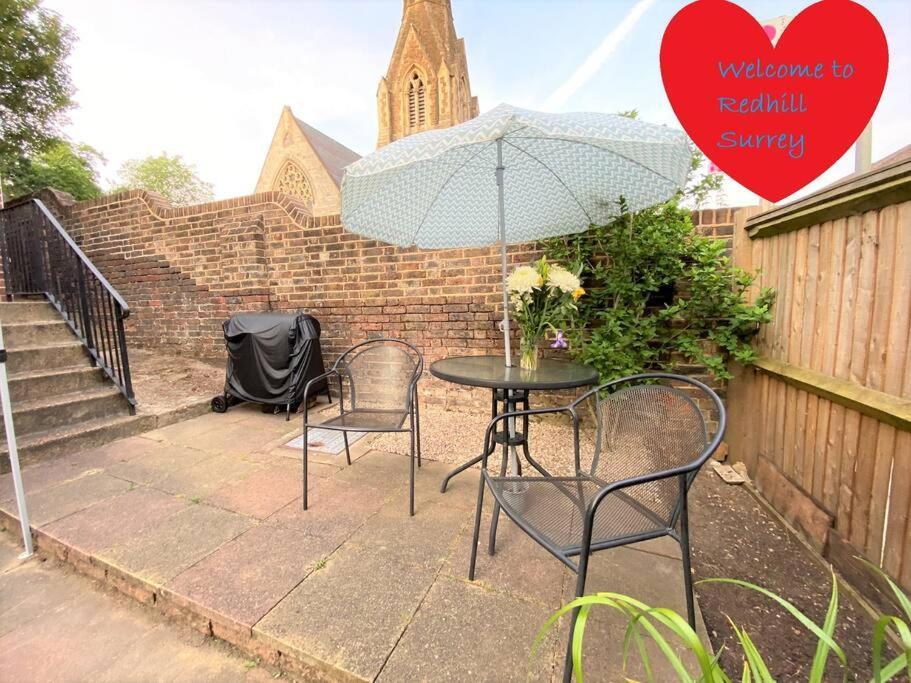 Апартаменты Redhill Town Centre 3 Bed House Near Gatwick Airport, Easy Commute To London Экстерьер фото