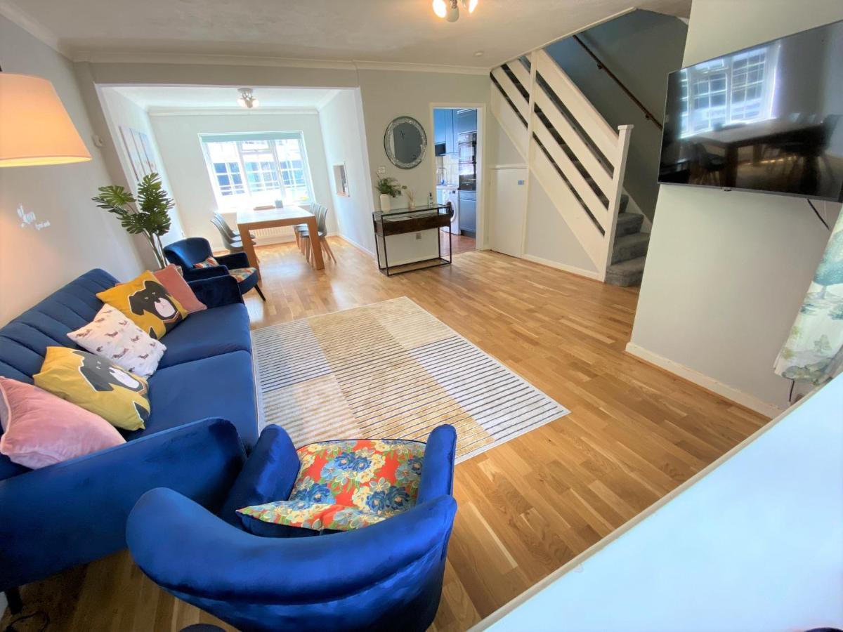 Апартаменты Redhill Town Centre 3 Bed House Near Gatwick Airport, Easy Commute To London Экстерьер фото